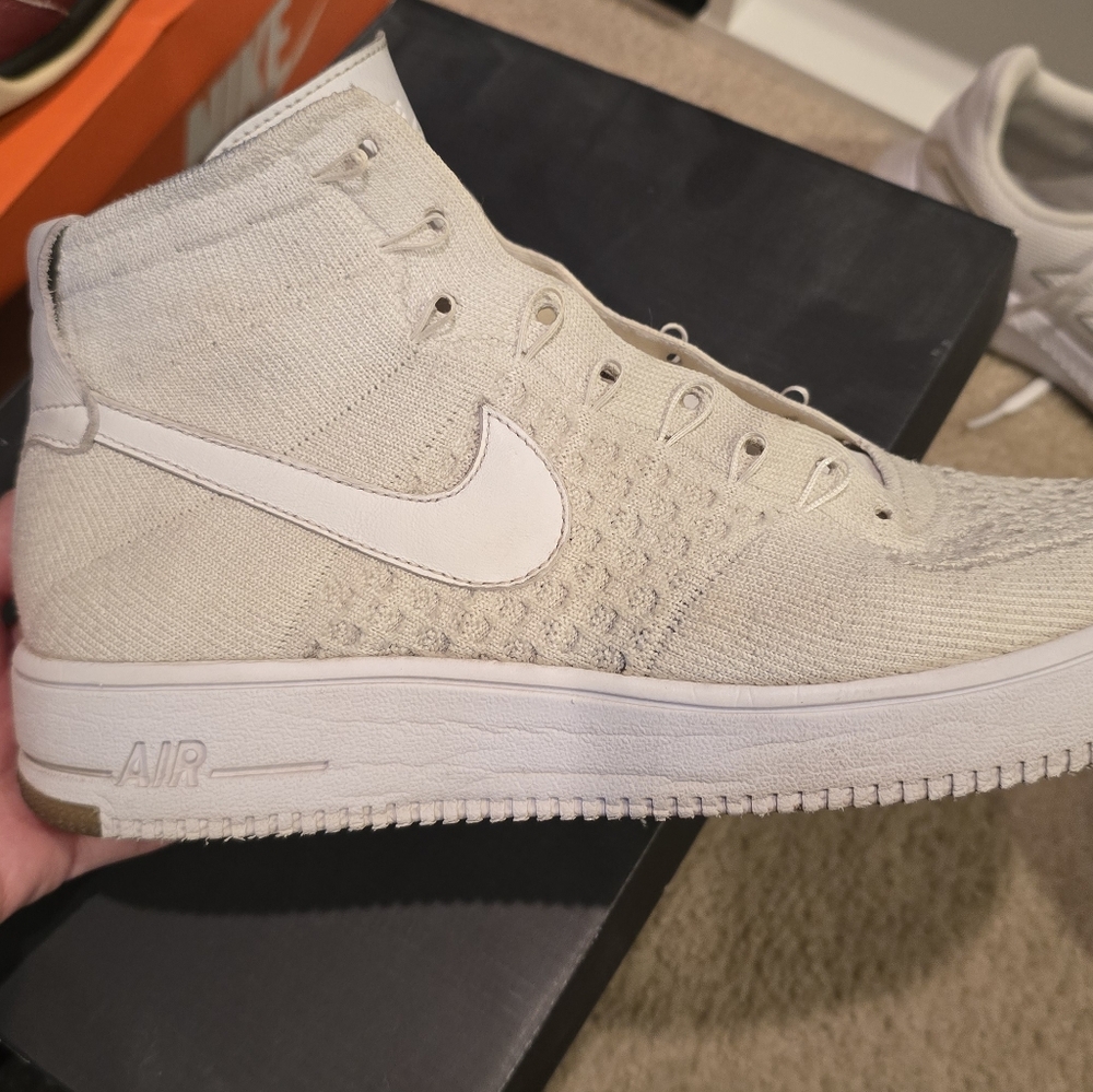 Nike shoes Size 9 Mens